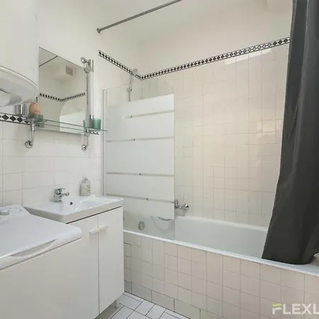 Flexliving - - Bausset *